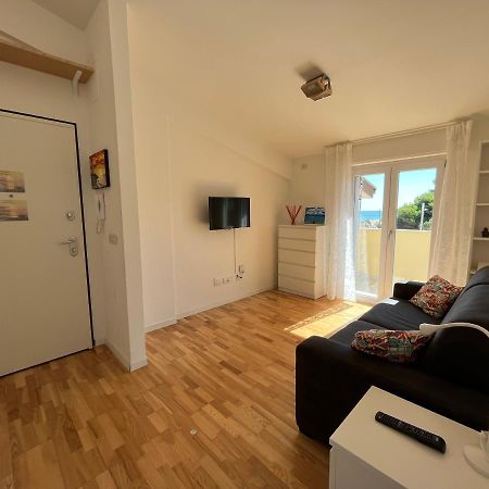 Sunrise Beach House - Sea View Apartment Montesilvano Luaran gambar