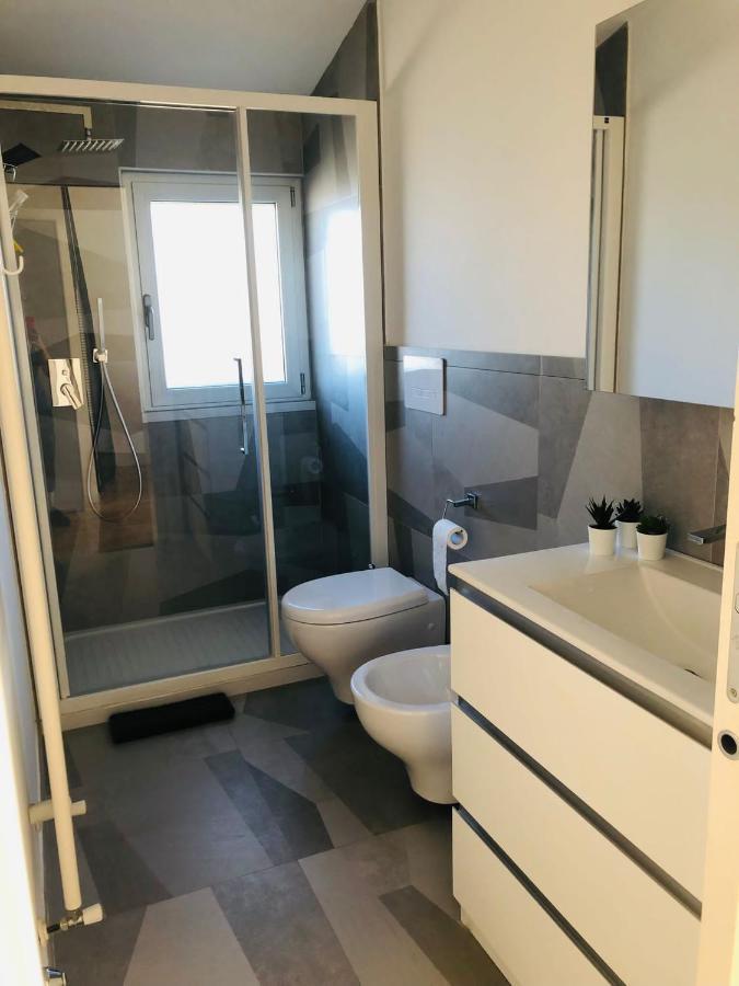 Sunrise Beach House - Sea View Apartment Montesilvano Luaran gambar
