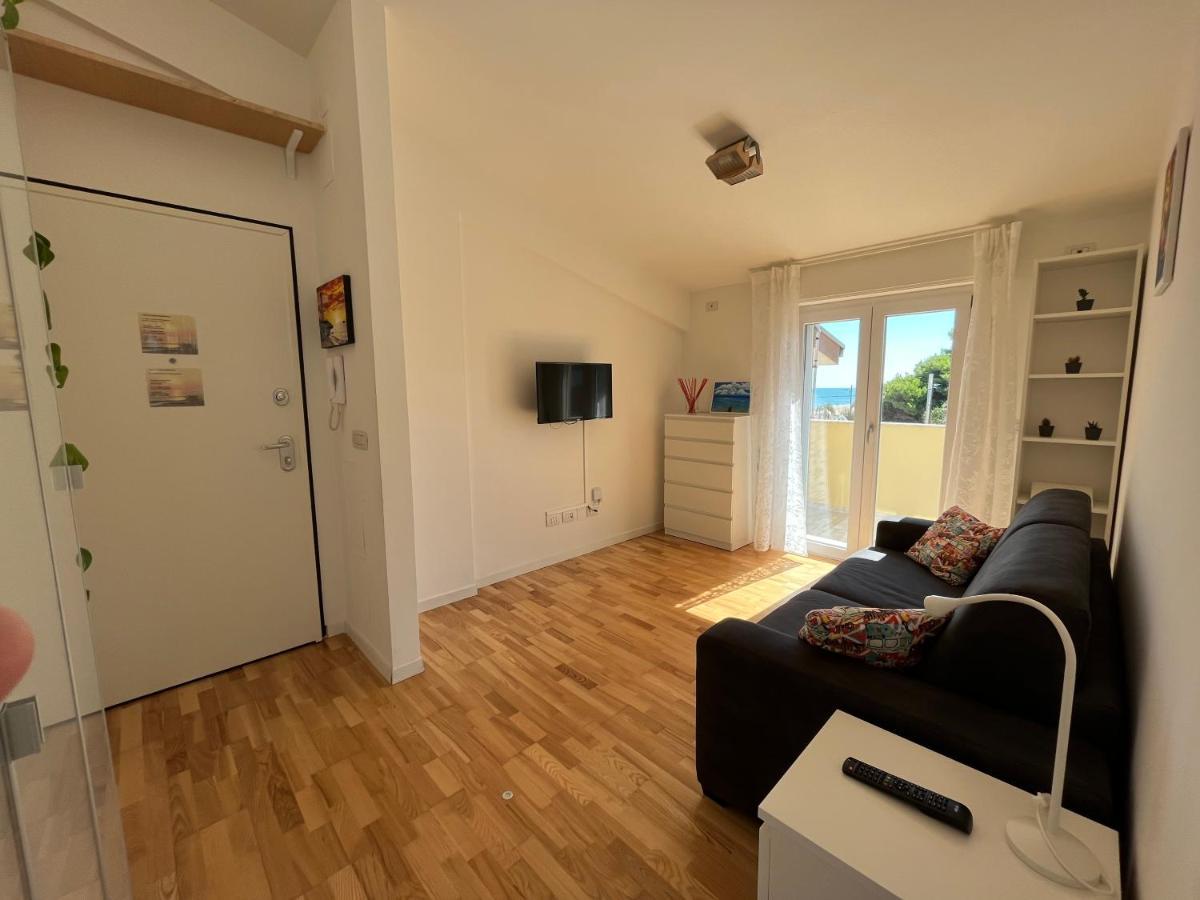 Sunrise Beach House - Sea View Apartment Montesilvano Luaran gambar